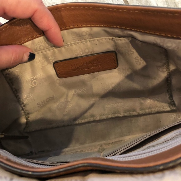 Micheal Kors Purse - Picture 8 of 8